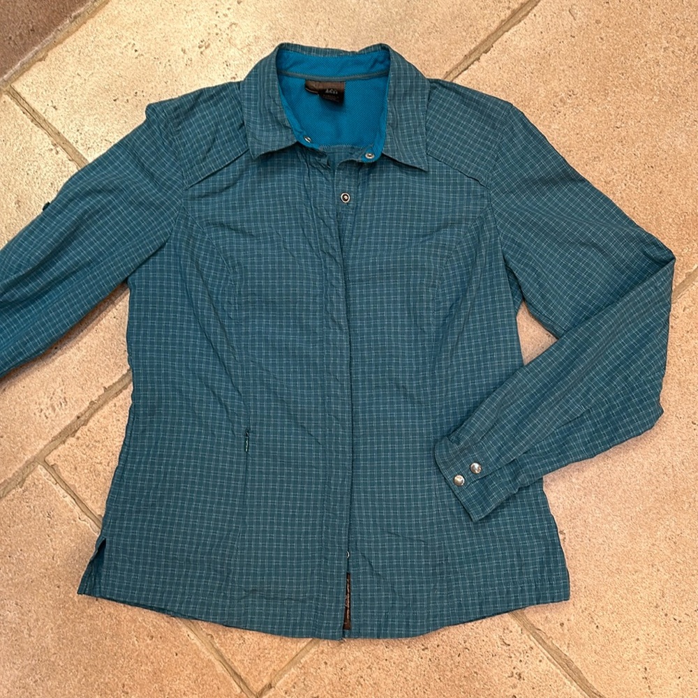 REI Vented Teal Snap Button Hiking Shirt